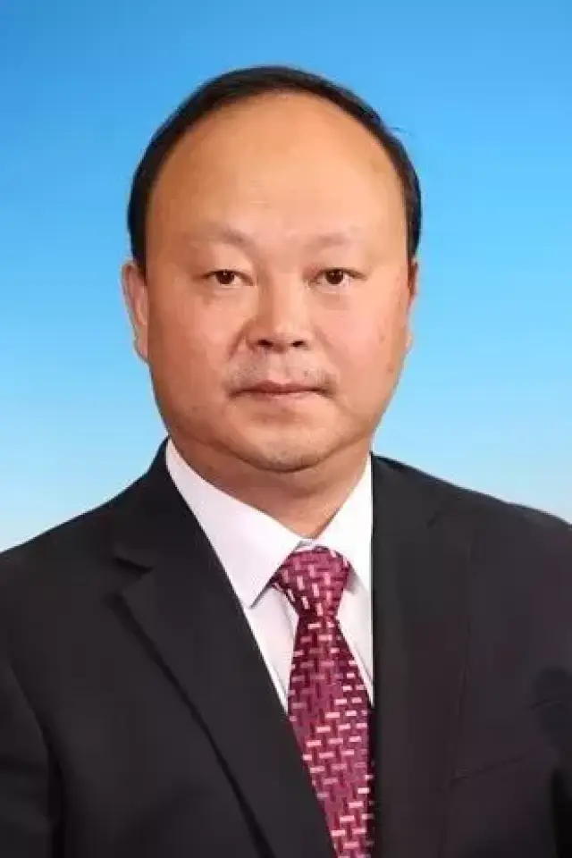 王伟董事长_王伟烈士