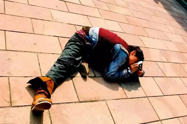 胡歌：我开始学拍照就是为了泡妞