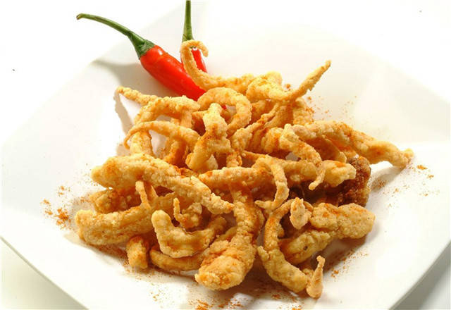 想吃炸鱿鱼须，告诉你方法在家自己做，炸出来外酥里嫩，十分好吃