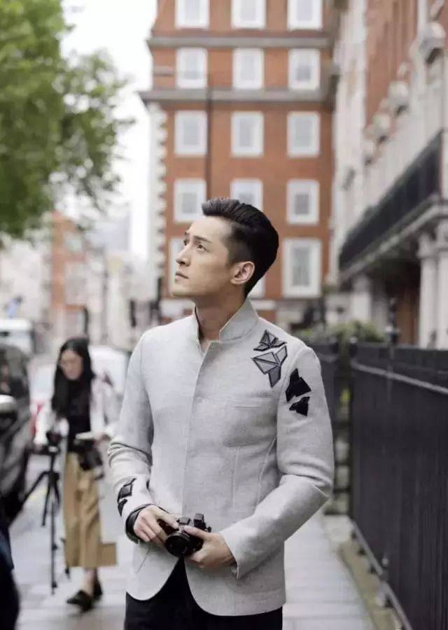 胡歌：我开始学拍照就是为了泡妞