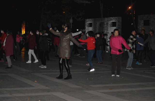西宁跳广场舞的人到底是一帮什么样的人?有点意外