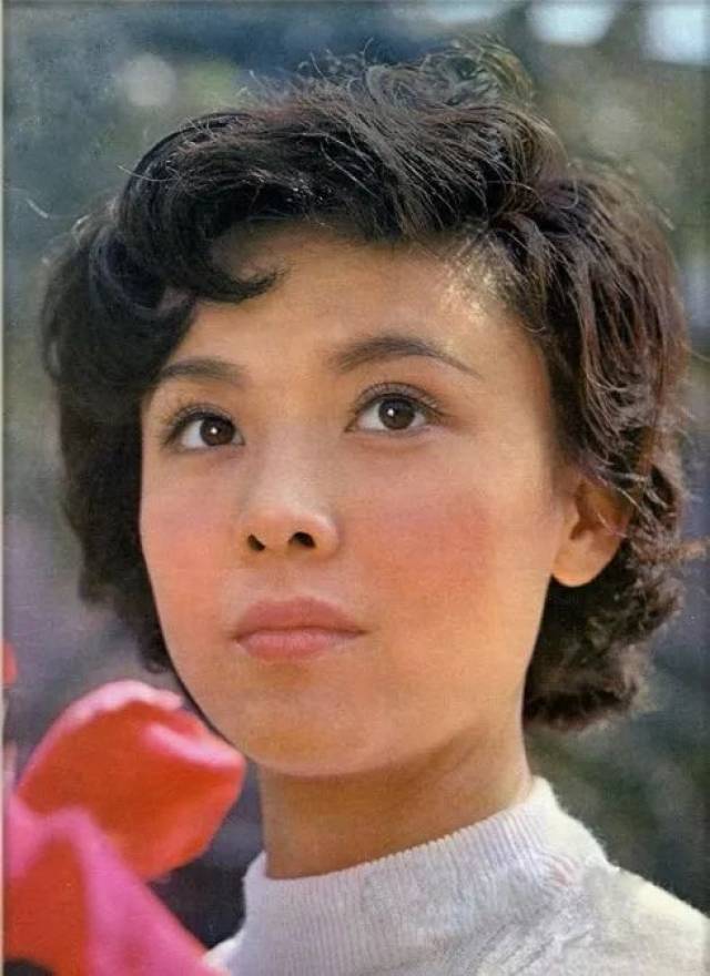 获得中国电影百花奖和金鸡奖最佳女演员 冷眉1977年调到中国歌舞剧院