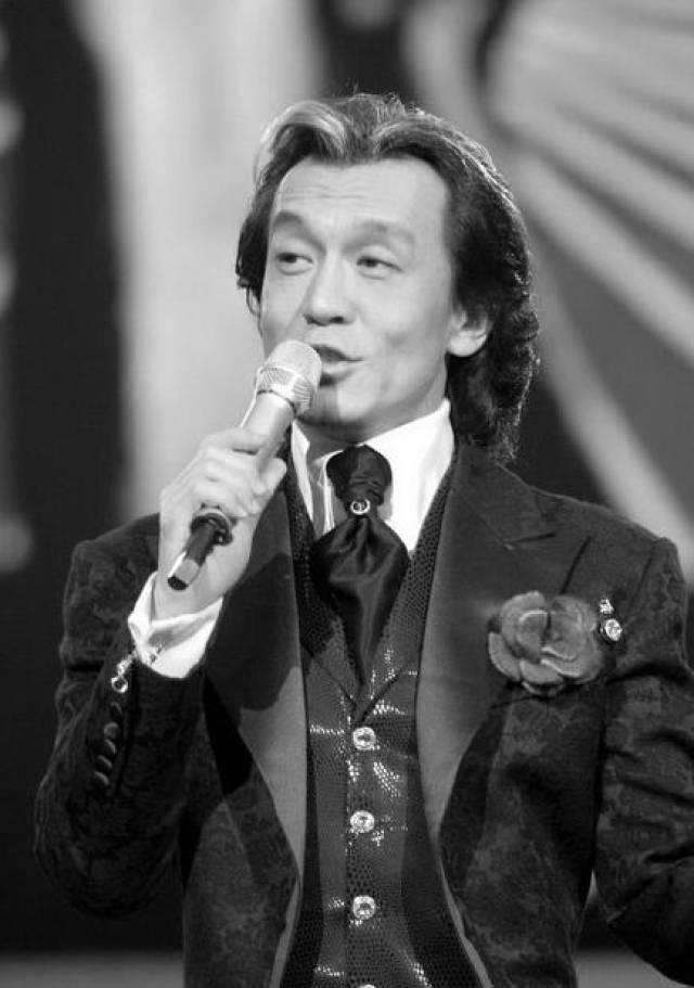 李咏告别仪式仅有八位至亲出席规模不大但流程完备