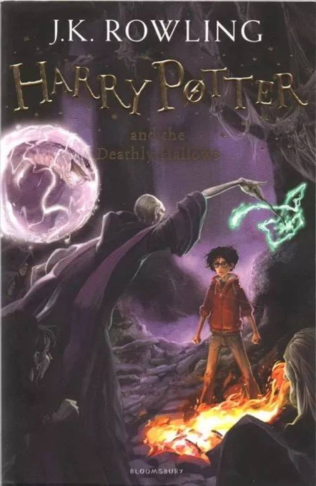 第七册:harry potter and the deathly hallows 哈利波特与死亡圣器