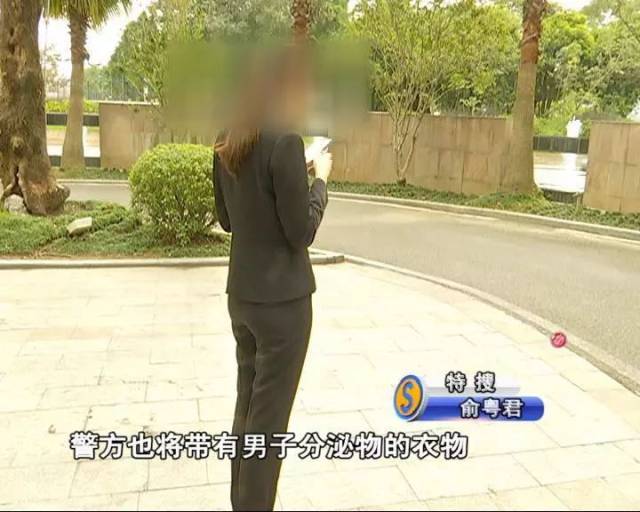 龌龊!广东靓女感觉屁股被硬物顶住,转头发现有个男人在对她