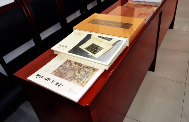 【资讯】安徽美术出版社捐赠精品图书活动在安