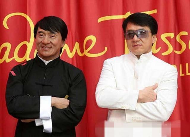 和李连杰一样,成龙也是成功大家好莱坞的武打巨星.