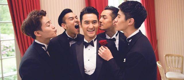 候一向是讲究事事双数而非单数的,因此接亲的