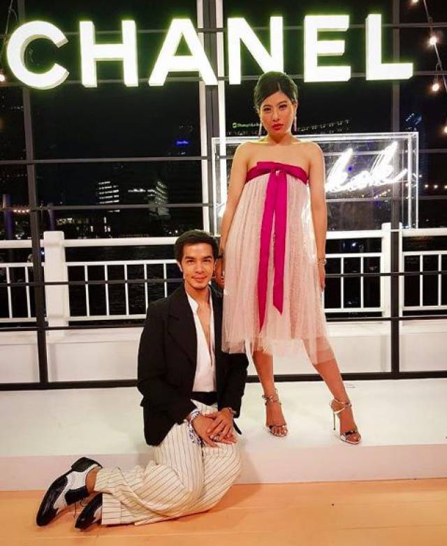 香奈儿人妖之乡走秀,与会嘉宾群魔乱舞,泰国公主c位出场这就很尴尬了