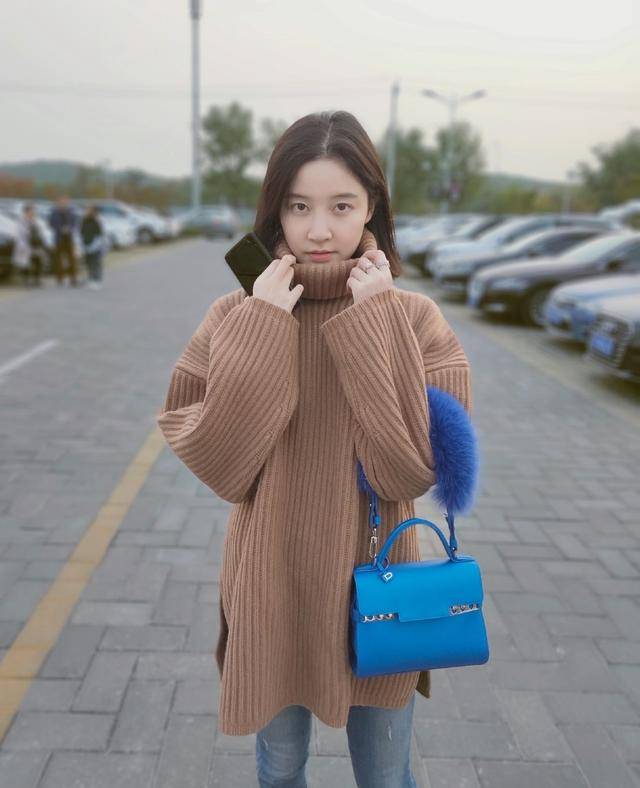 年代戏里美如初恋,生活中的崔心心却是这样的女孩