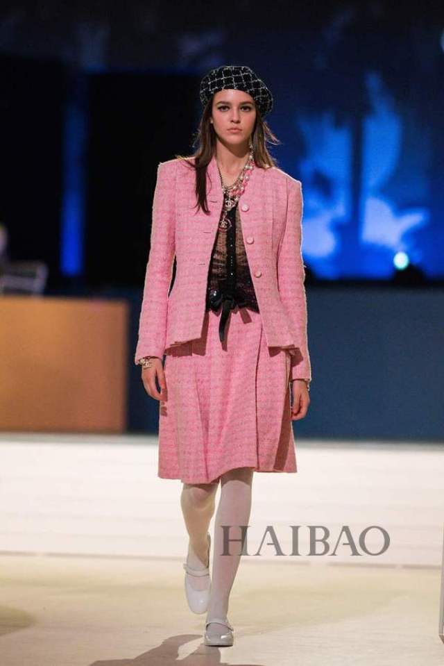 香奈儿2021早春时装秀,圣罗兰2021时装秀 香奈儿 (chanel) 2019早春度假系列曼谷时装秀:除了包包,还有这些度假