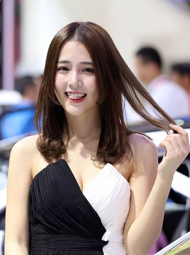 厦门国际车展性感超模天团,11月30日起等你来