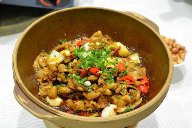 天冷了,来柳叶吃常德钵子菜,一整桌的"湖南火锅"在冒热气!