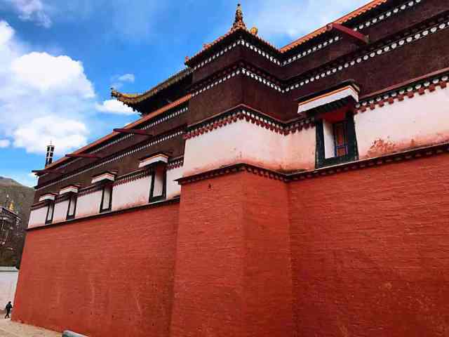 藏传佛教格鲁派六大寺院之一世界藏学府拉扑楞寺