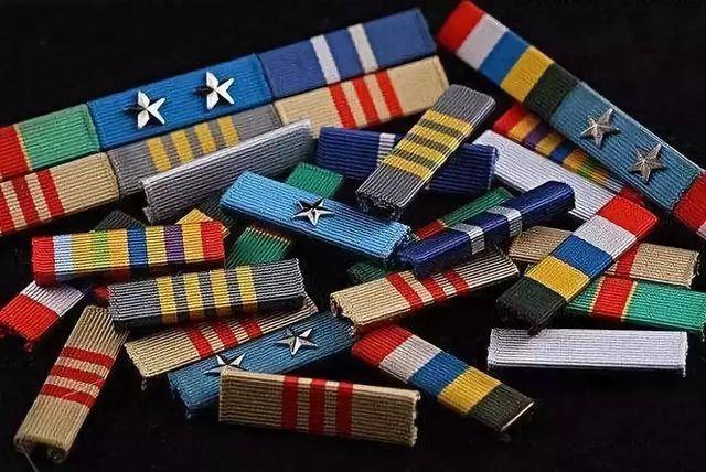 李云龙的演员李幼斌在现实中也是少将?教你辨