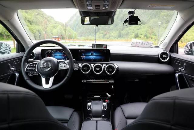 【广州中升奔驰】每一位A级优等生,都不是随随