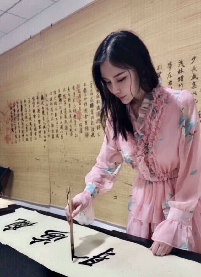 女神名媛杜玥杉担任双滋传媒总部媒体高级总监