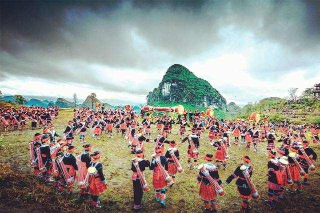 这些传统民族节日热闹非凡,传承已久,已入选国家非物质文化遗产