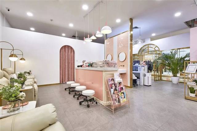 粉色极简主义——u3 nall 美甲店
