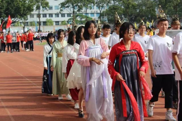 一起来,更精彩|广州市番禺区石楼中学2018体育节隆重开幕