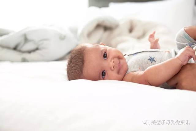 第一次拥抱 之 为什么要给新生儿洗澡推迟到出