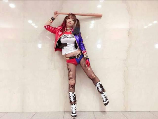 两大暗黑女王!三上悠亚化身小丑女PK高桥圣子!网友:三上最萌!