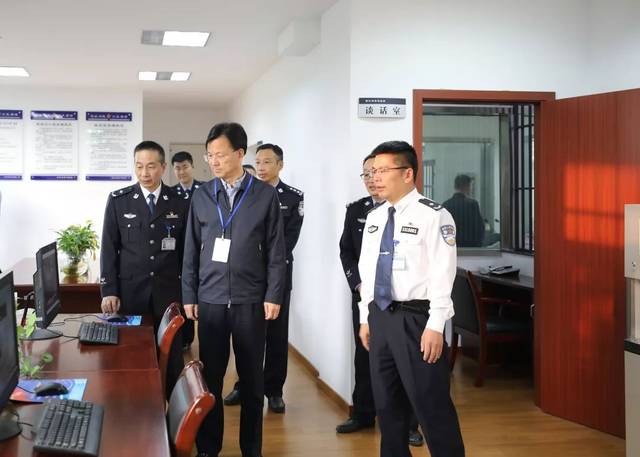 徐华水局长到省乔司监狱调研指导工作