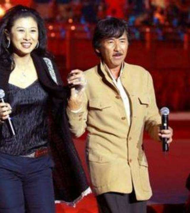 《男儿当自强》林子祥近照, 让成龙李连杰最服气的艺人, 却两度被心爱