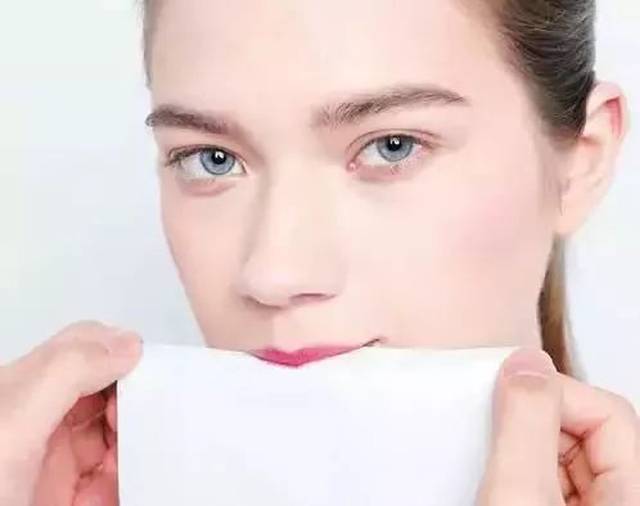 这种天生丽质的心机妆容,让男人心砰砰跳呢!