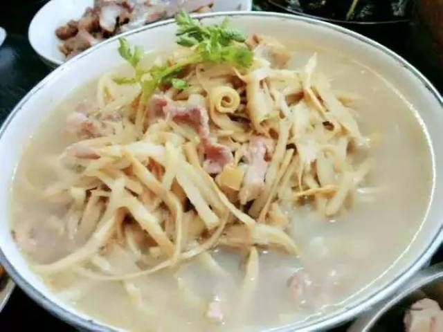 沙虫笋丝汤