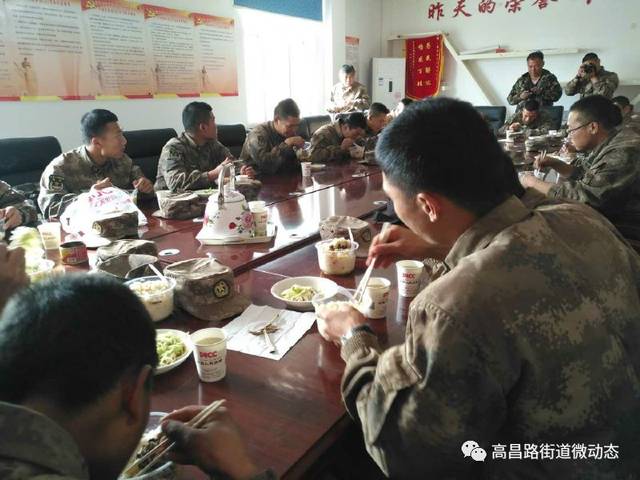 军民共建活动,增进了军地之间,干群之间的友谊和感情,深化了"民族团结