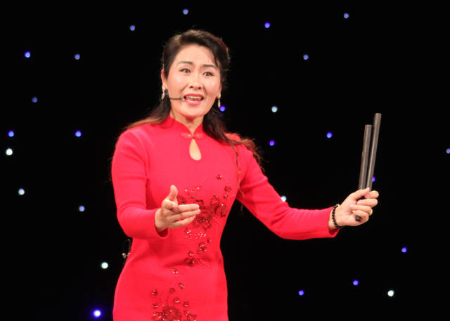 杨旭芳说唱团在潞安剧院专场表演精彩