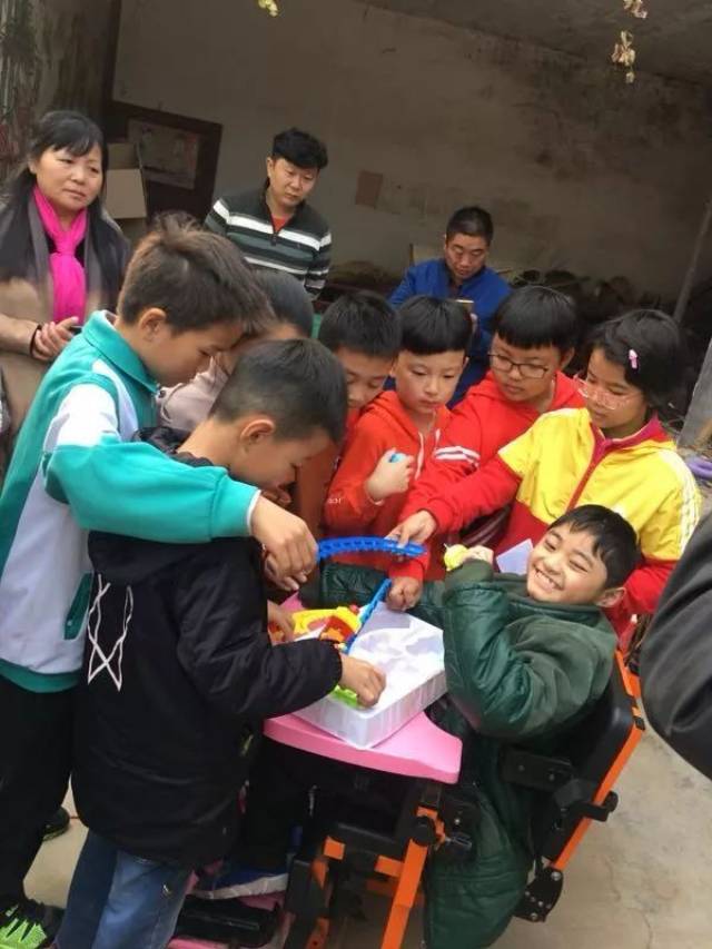 爱心|濮阳县特殊教育学校与濮阳市实验小学携手关爱残障孩子