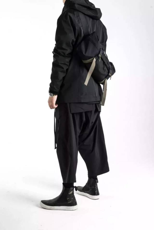 foxbat 狐蝠工业 18fw part.Ⅰ "专家模式"型录