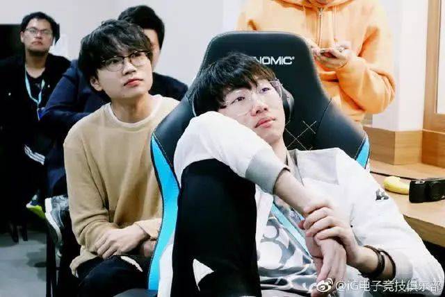 世界第一打野竟是网管出身 IG宁王蜗居网吧旧