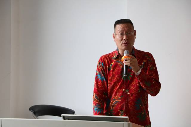 传记作家丁剑暨南大学解读印尼华商思想瓶颈