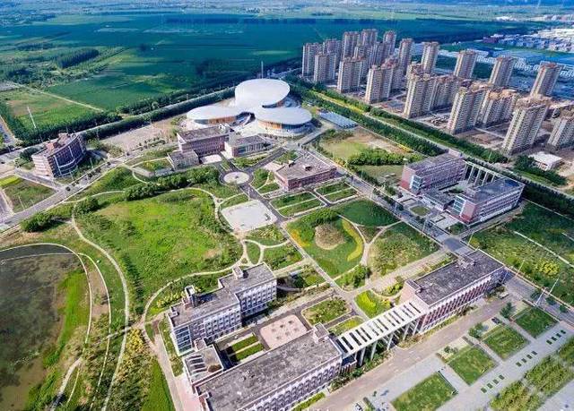 中国医科大学既不是985高校也不是211大学,而是一所普通医科类本一