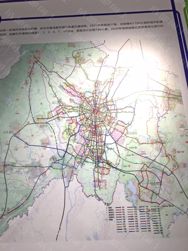 有新津县(地铁10号线)和简阳市(地铁18号线)有地铁在修建,而对于崇州