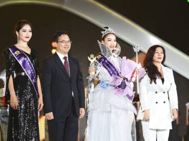 第30届世界模特小姐大赛中国总决赛冠军戚言畅
