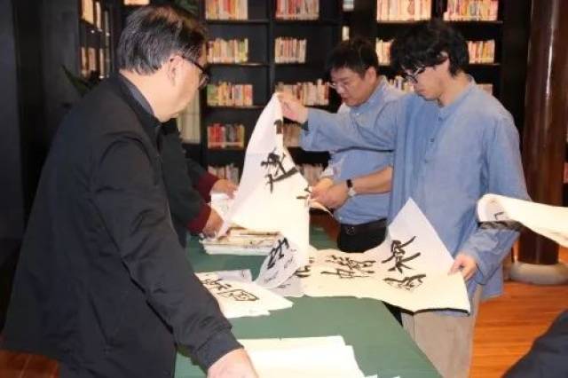 “第二届(2018)杭州市中小学生宪法主题书法篆刻作品评展活动