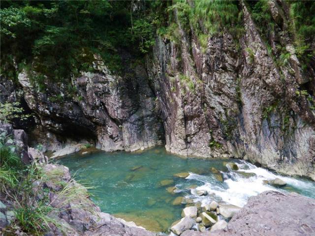 【特价活动】楠溪江石桅岩景区 岭上人家烤全羊 丽水街休闲一日游