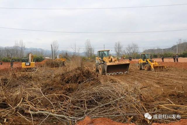 昨日,陇南成县红川镇对西成经济开发区红川园区项目用地进行强制征收