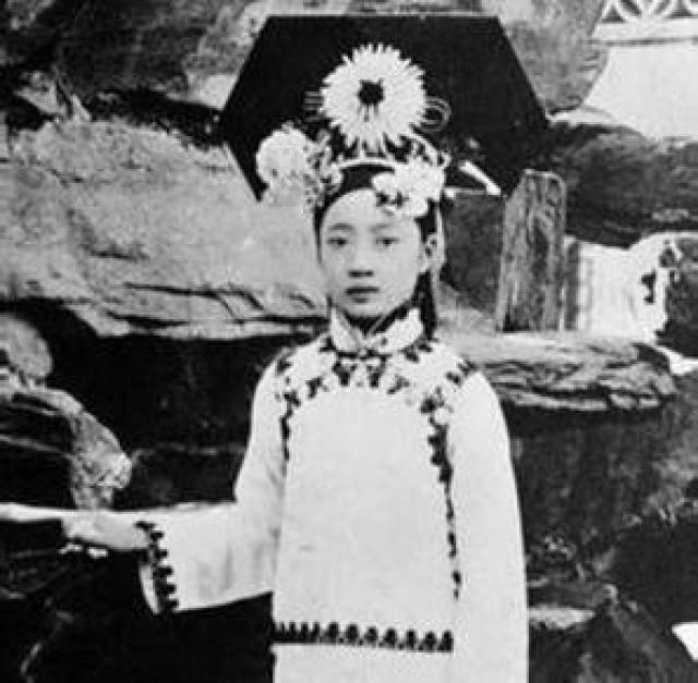 18张照片看末代皇后婉容一生,看婉容如何从明