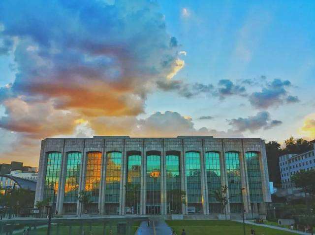 熟知的弘大--弘益大学