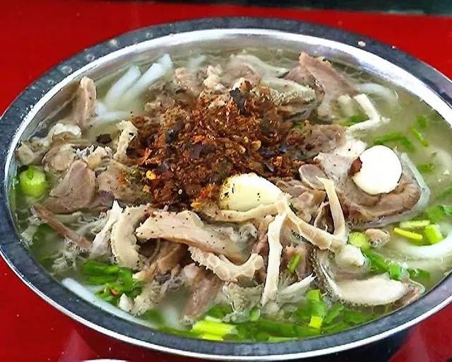 羊肉米线在攀枝花人心中的位置相当重要