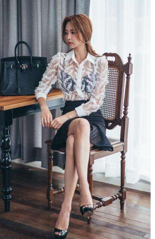 性感时尚穿搭: 气质优雅流行的透视装, 火辣身材穿起来显得女人味十足