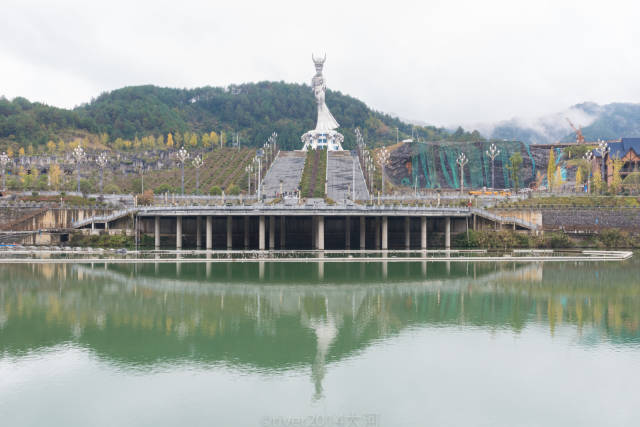 苗族女神仰阿莎的故乡泡温泉才是冬季正确的旅游方式