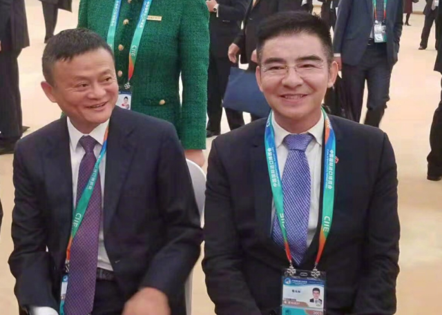 陈光标发布和马云,雷军等合影,要继续中国首善?还是卖黑科技?