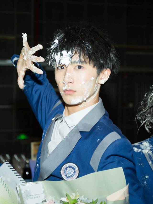 电视剧《闪光少女》男主锁定新人郝富申 新版"油渣"令人期待_手机搜狐