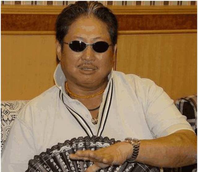 香港娱乐圈,向华强不敢动这三人